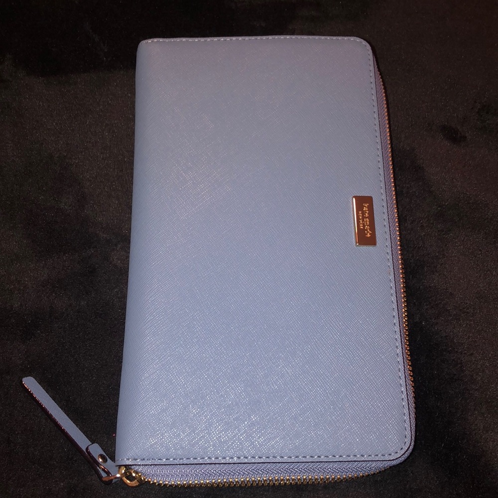 ♠️ Kate Spade Talla Laurel Way travel Wallet